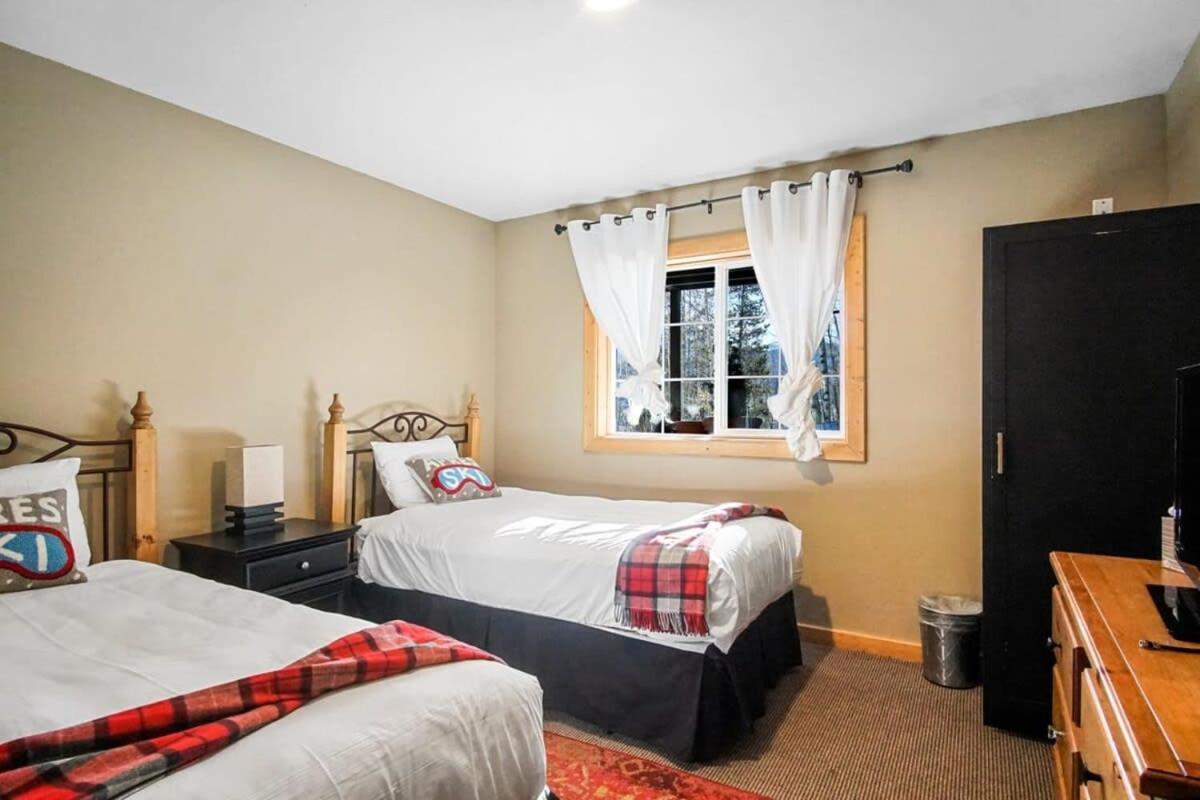 9 Bdr Close To Main Street With Secluded Hot Tub 布雷肯里奇 外观 照片