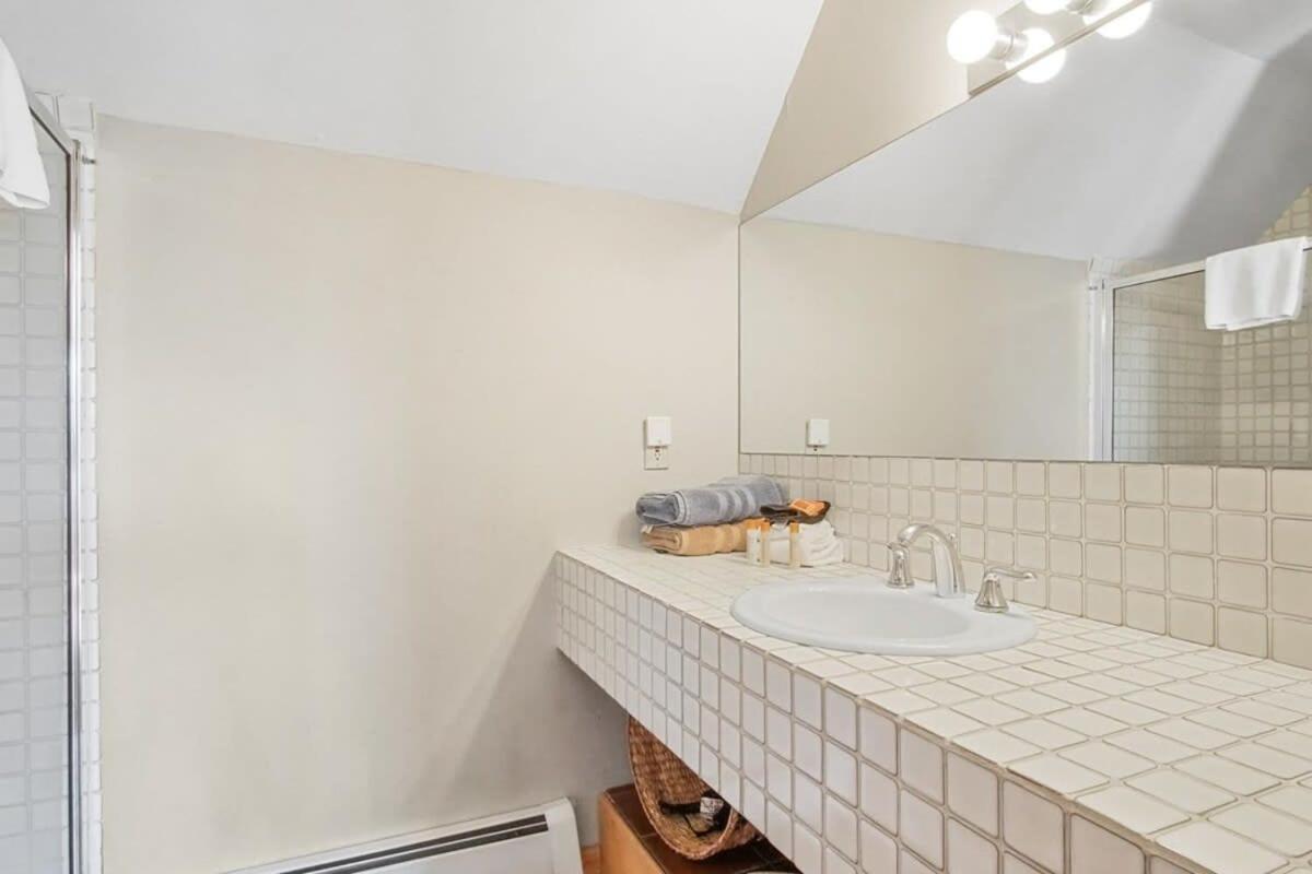 9 Bdr Close To Main Street With Secluded Hot Tub 布雷肯里奇 外观 照片